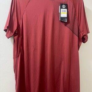 Under Armour Men's Short Sleeve Tee in Deep Red